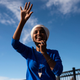 Illustration for article titled Rep. Ilhan Omar Beats Well-Funded Challenger Like He Stole Something in Minnesota Democratic Primary